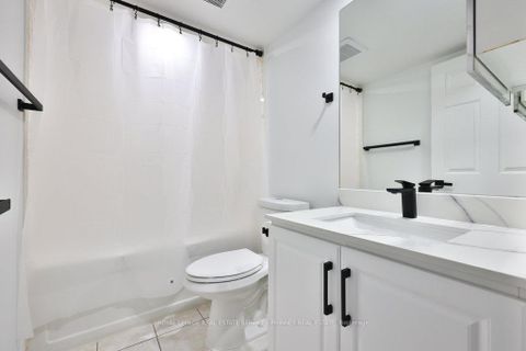 Photo 18 at 708 - 30 Grand Trunk Crescent, Waterfront Communities C1, Toronto
