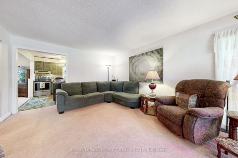 Photo 6 at 1 Aintree Court, Alderwood, Toronto
