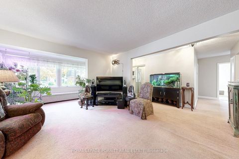 Photo 7 at 1 Aintree Court, Alderwood, Toronto