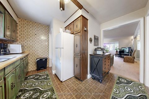 Photo 15 at 1 Aintree Court, Alderwood, Toronto