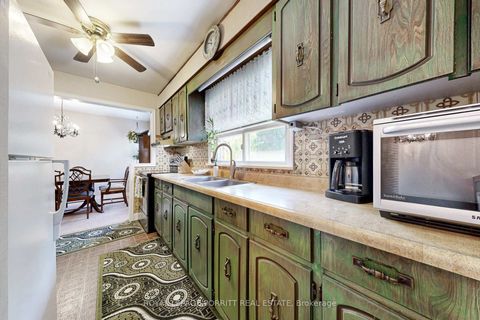 Photo 16 at 1 Aintree Court, Alderwood, Toronto