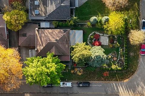 Photo 31 at 1 Aintree Court, Alderwood, Toronto