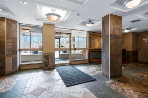 Photo 4 at 1002 - 4 PARK VISTA, Parkview, Toronto