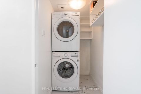 Photo 17 at 1002 - 4 PARK VISTA, Parkview, Toronto