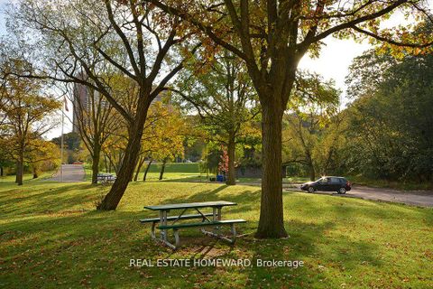 Photo 25 at 1002 - 4 PARK VISTA, Parkview, Toronto