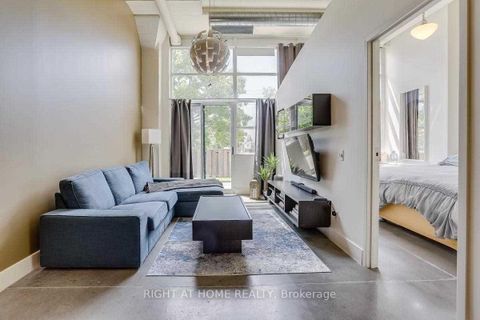 Photo 9 at 109 - 1001 Roselawn Avenue, Belgravia, Toronto