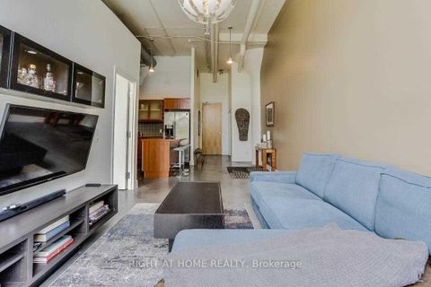 Photo 11 at 109 - 1001 Roselawn Avenue, Belgravia, Toronto
