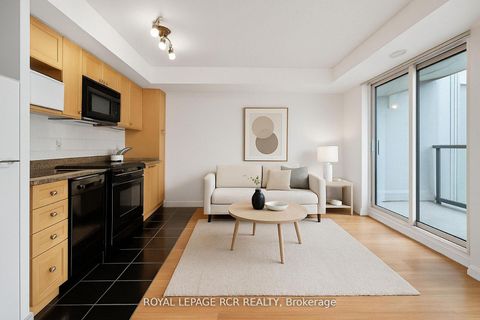 Photo 4 at 310 - 600 Fleet Street, Niagara, Toronto