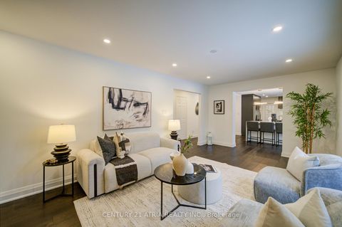 Photo 17 at 65 Worthington Avenue, Oak Ridges Lake Wilcox, Richmond Hill