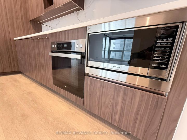 Photo 7 at 1609 - 27 McMahon Drive, Bayview Village, Toronto