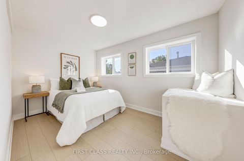 Photo 2 at 214 Linden Avenue, Kennedy Park, Toronto