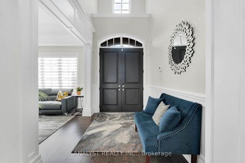 Photo 4 at 28 Coppermine Court, Nobleton, King