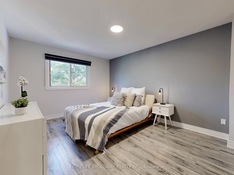 Photo 23 at 109 Poplar Crescent, Aurora Highlands, Aurora