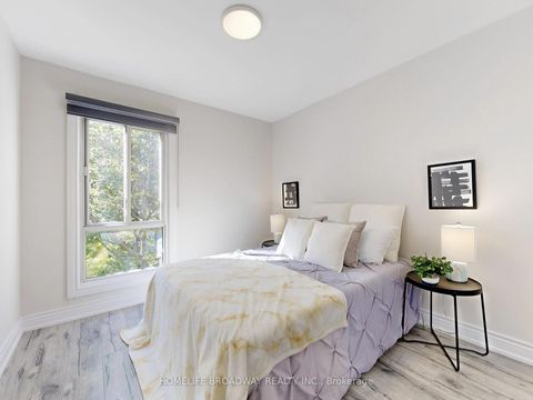 Photo 27 at 109 Poplar Crescent, Aurora Highlands, Aurora