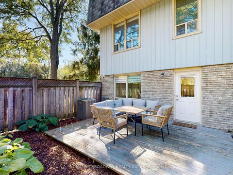 Photo 38 at 109 Poplar Crescent, Aurora Highlands, Aurora