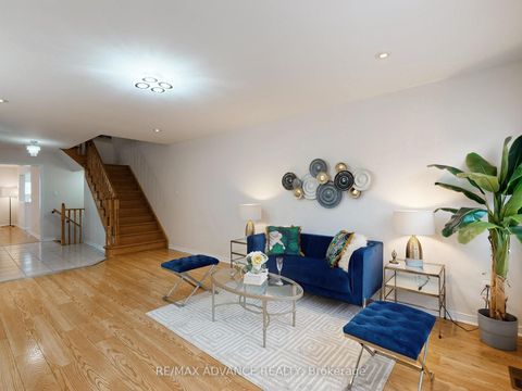 Photo 9 at 24 Martell Gate, Bayview Northeast, Aurora