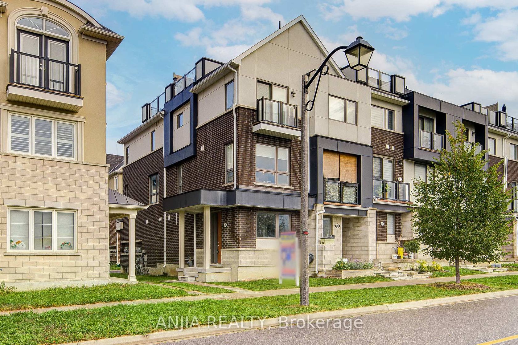 390 Arthur Bonner Avenue, Cornell, Markham 