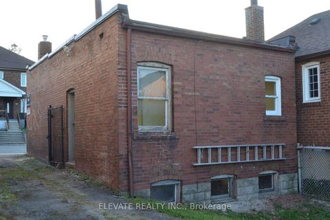 Photo 2 at 571 Oakwood Avenue, Oakwood Village, Toronto