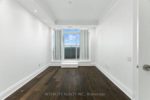 Photo 10 at PH15 - 7608 Yonge Street, Yorkhill, Vaughan