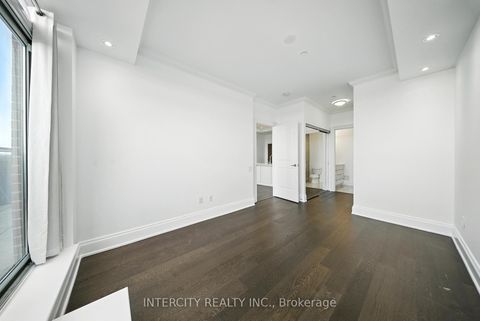 Photo 11 at PH15 - 7608 Yonge Street, Yorkhill, Vaughan