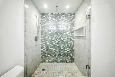 Photo 14 at PH15 - 7608 Yonge Street, Yorkhill, Vaughan