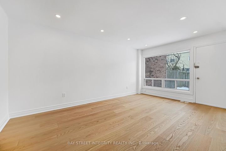 Photo 12 at 70 Elsa Vine Way, Bayview Village, Toronto