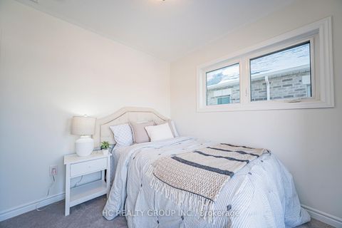 Photo 32 at 82 Thomas Frisby Jr Crescent, Victoria Square, Markham