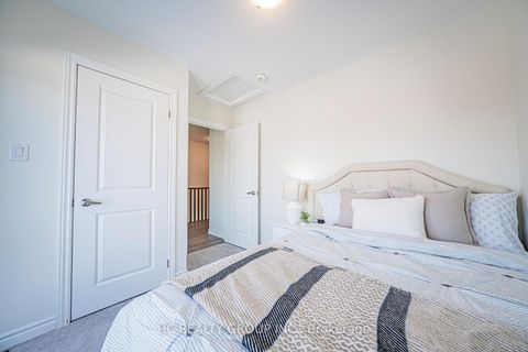 Photo 33 at 82 Thomas Frisby Jr Crescent, Victoria Square, Markham