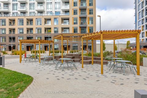 Photo 1 at C202 - 8 Beverley Glen Boulevard, Beverley Glen, Vaughan