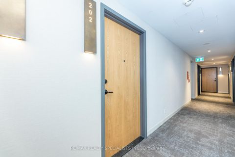 Photo 7 at C202 - 8 Beverley Glen Boulevard, Beverley Glen, Vaughan