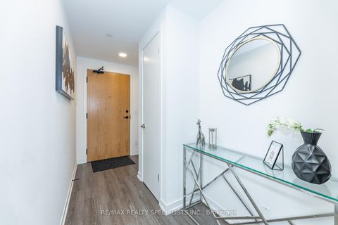 Photo 10 at C202 - 8 Beverley Glen Boulevard, Beverley Glen, Vaughan