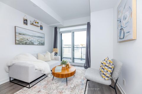 Photo 23 at C202 - 8 Beverley Glen Boulevard, Beverley Glen, Vaughan