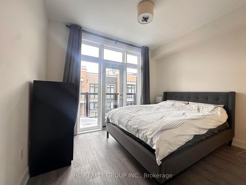 Photo 4 at 6 - 3 bond Crescent, Oak Ridges, Richmond Hill