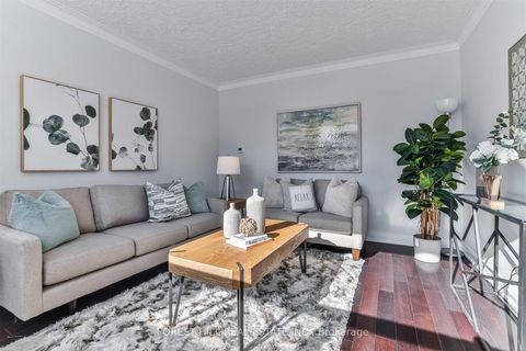 Photo 1 at 184 Finch Avenue E, Willowdale East, Toronto