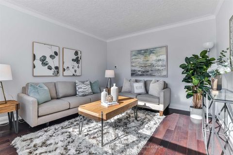 Photo 2 at 184 Finch Avenue E, Willowdale East, Toronto