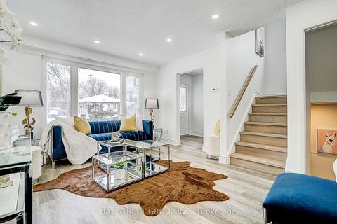 Photo 6 at 224 Hollyberry Trail, Hillcrest Village, Toronto