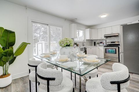 Photo 9 at 224 Hollyberry Trail, Hillcrest Village, Toronto