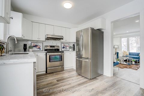 Photo 11 at 224 Hollyberry Trail, Hillcrest Village, Toronto