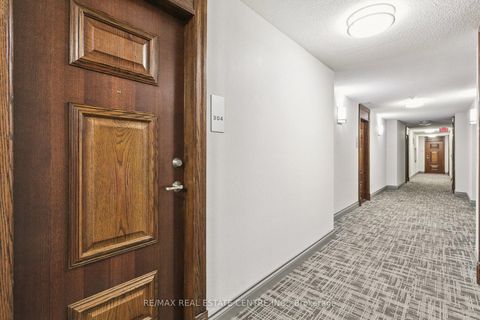 Photo 8 at 304 - 5 Michael Power Place, City Centre West, Toronto