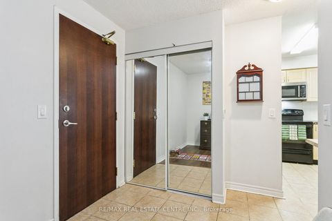 Photo 9 at 304 - 5 Michael Power Place, City Centre West, Toronto