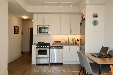 Photo 7 at 404 - 20 Gatineau Drive, Beverley Glen, Vaughan
