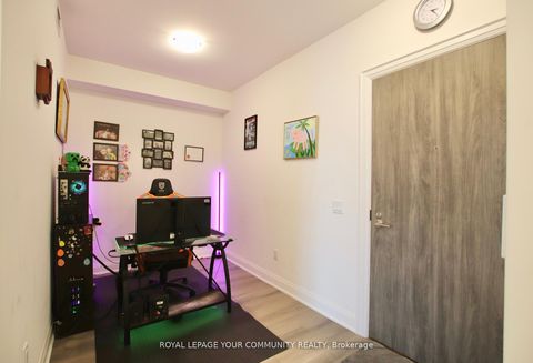 Photo 10 at 404 - 20 Gatineau Drive, Beverley Glen, Vaughan