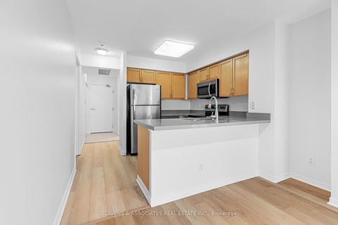 Photo 2 at 2306 - 30 Harrison Garden Boulevard, Willowdale East, Toronto