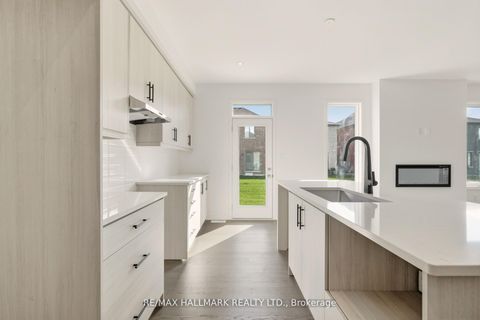 Photo 11 at 363 Reid Drive W, Rural Barrie Southwest, Barrie