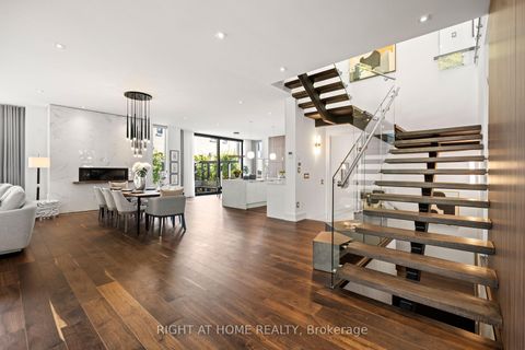 Photo 5 at 15 Fairmeadow Avenue, Windfields, Toronto