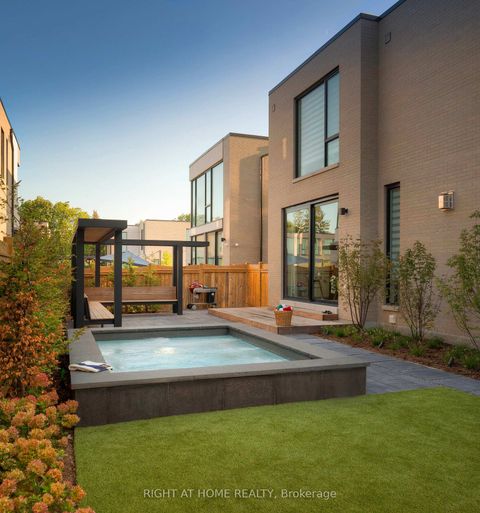 Photo 33 at 15 Fairmeadow Avenue, Windfields, Toronto