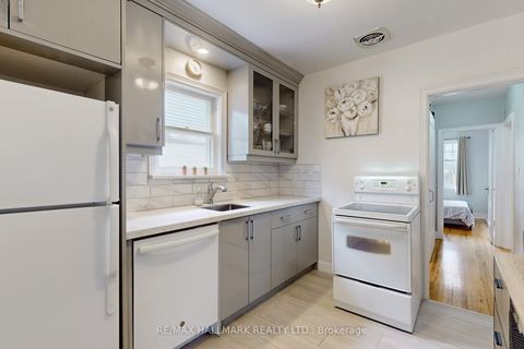 Photo 13 at 290 Laird Drive, Leaside, Toronto