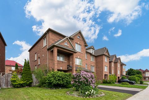 Photo 1 at 21 Polarlights Way, Rouge E11, Toronto