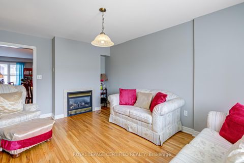 Photo 14 at 21 Polarlights Way, Rouge E11, Toronto