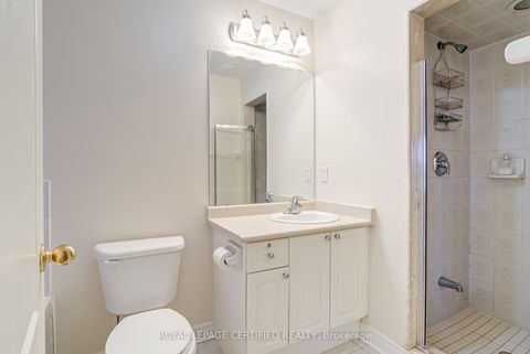 Photo 27 at 21 Polarlights Way, Rouge E11, Toronto